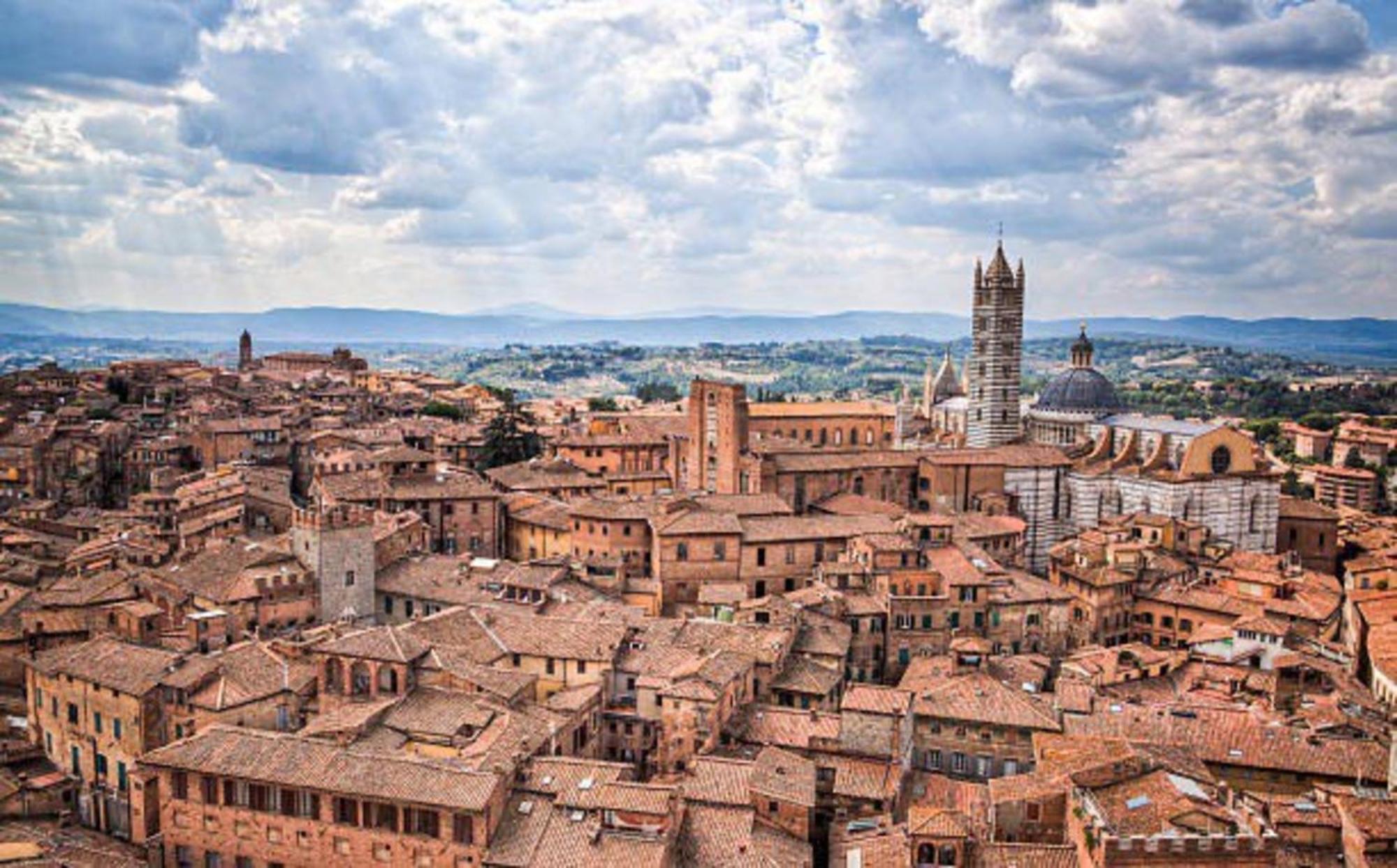 Sisters' Home - Appartamento Nel Centro Storico Con Terrazzo, Aria Condizionata E Vasca Da Bagno Siena Exterior foto